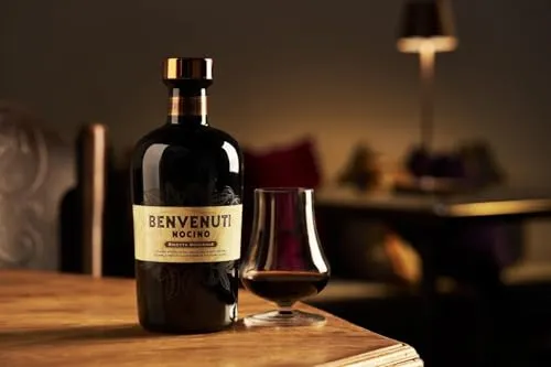 Nocino Benvenuti 70cl - Liquore prodotto da sole noci italiane secondo un’antica ricetta. 34% vol.