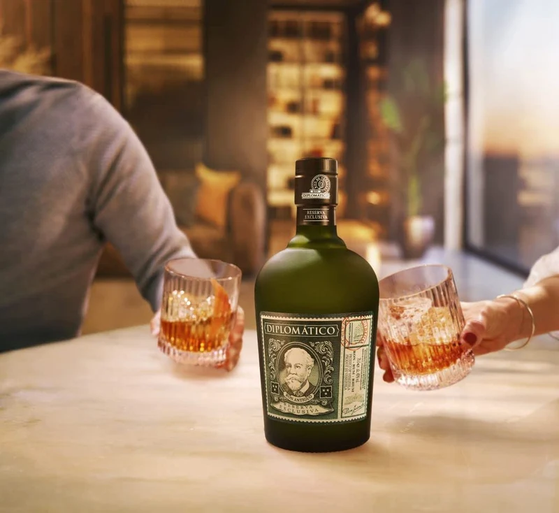 Diplomático Reserva Exclusiva 700ml - Rum premium invecchiato. 40% vol.