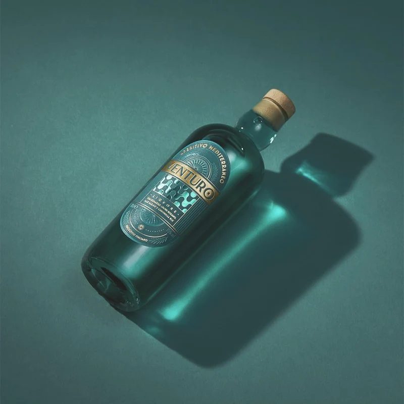 Venturo Aperitivo Mediterraneo Liquore, con Rosmarino, Limone Siciliano, Sale Marino e Camomilla Blu, 15% vol, 70cl