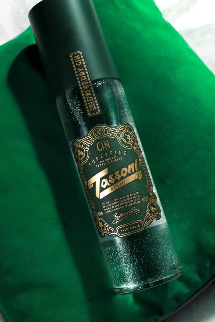 TASSONI | Distilled Dry Gin SUPERFINE | con CEDRO DIAMANTE | 41,5% vol - 700ml