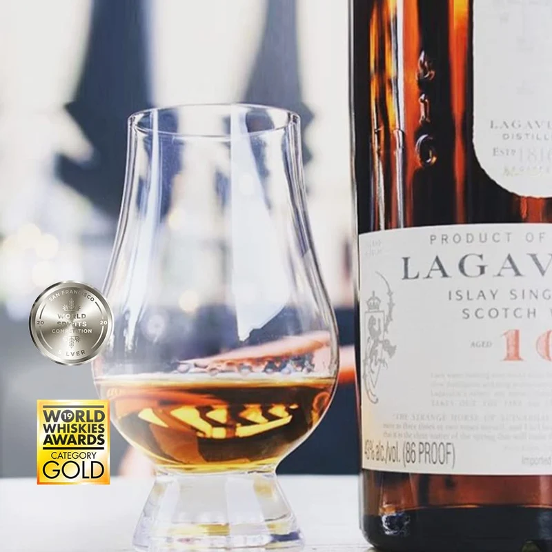 Lagavulin 16 Anni Scotch Single Malt Whisky con Astuccio - 700 ml