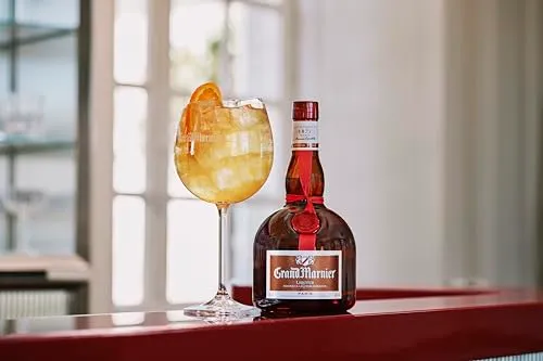 Grand Marnier Cordon Rouge - Liquore a Base di Cognac in Combinazione con Liquore d'Arancia, 40% Vol, Bottiglia in Vetro da 70 cl
