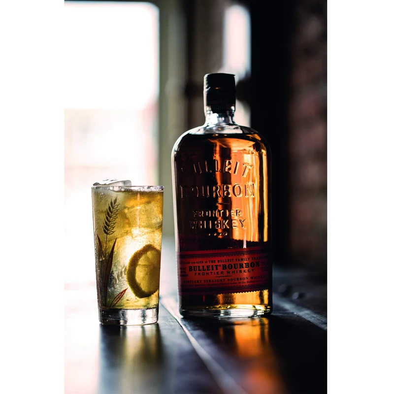 Bulleit Bourbon Whiskey Americano - 700 ml