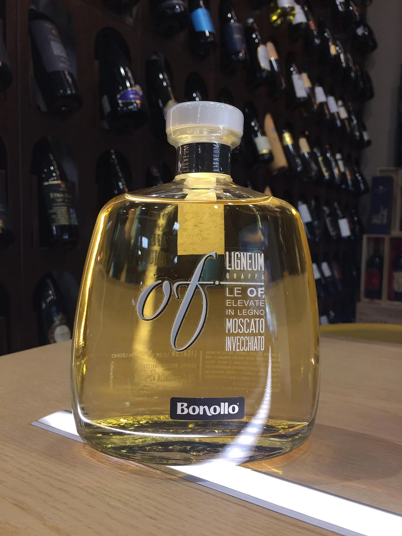 GRAPPA OF LIGNEUM MOSCATO INVECCHIATA BONOLLO LT0,700