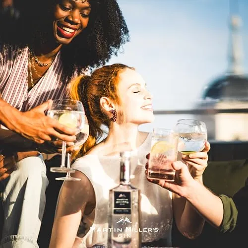Martin Miller's Gin Original, 700ml, Ideale per Gin Tonic, Note Speziate, Agrumate e di Liquirizia, Premium Gin Inglese, Distillato Miscelato con Acqua di Sorgente Islandese, Idea Regalo, 40% Vol.