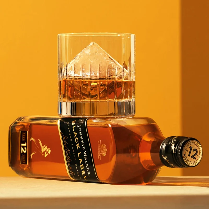 Johnnie Walker Black Label 12 Anni Blended Scotch Whisky, 700ml