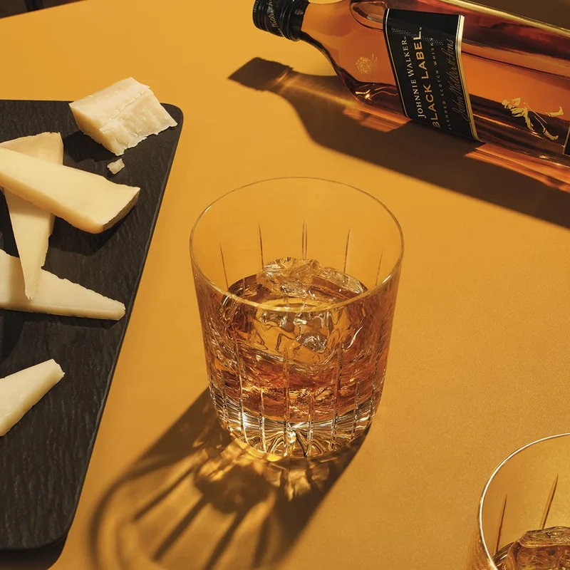 Johnnie Walker Black Label 12 Anni Blended Scotch Whisky, 700ml