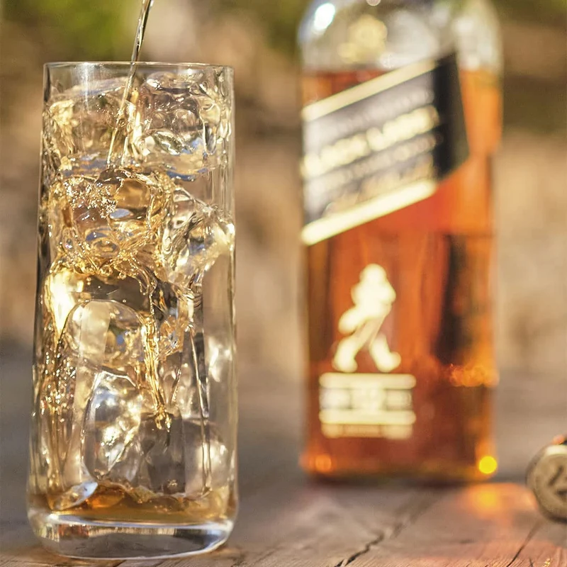Johnnie Walker Black Label 12 Anni Blended Scotch Whisky, 700ml