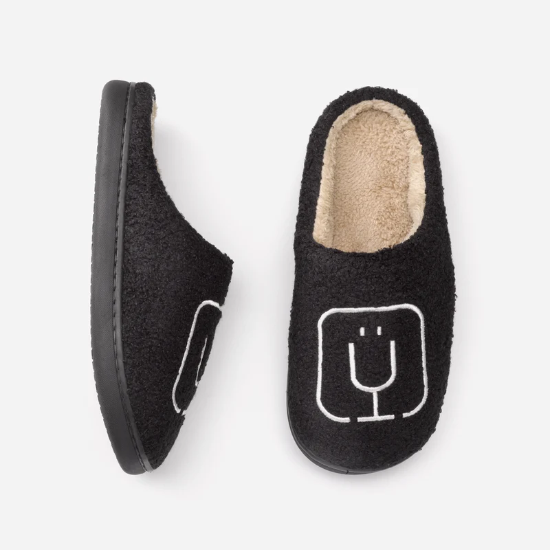 BrüMate Fuzzy Slippers | Black