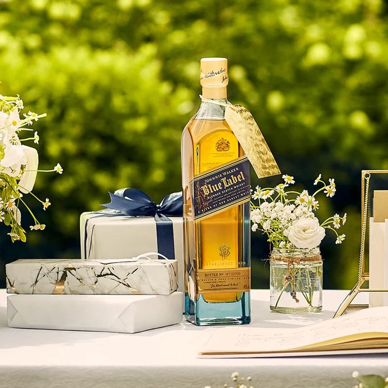 Johnnie Walker Blue Label Blended Scotch Whisky - 700 Ml