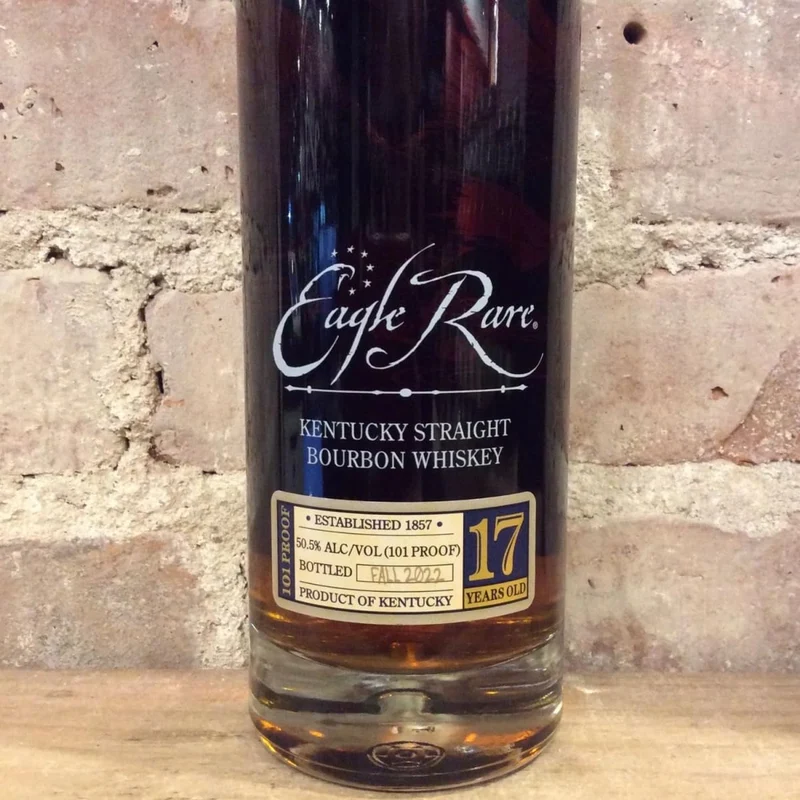 Buffalo Trace Distillery Eagle Rare 10 Anni Old Bourbon Whiskey - 750 ml