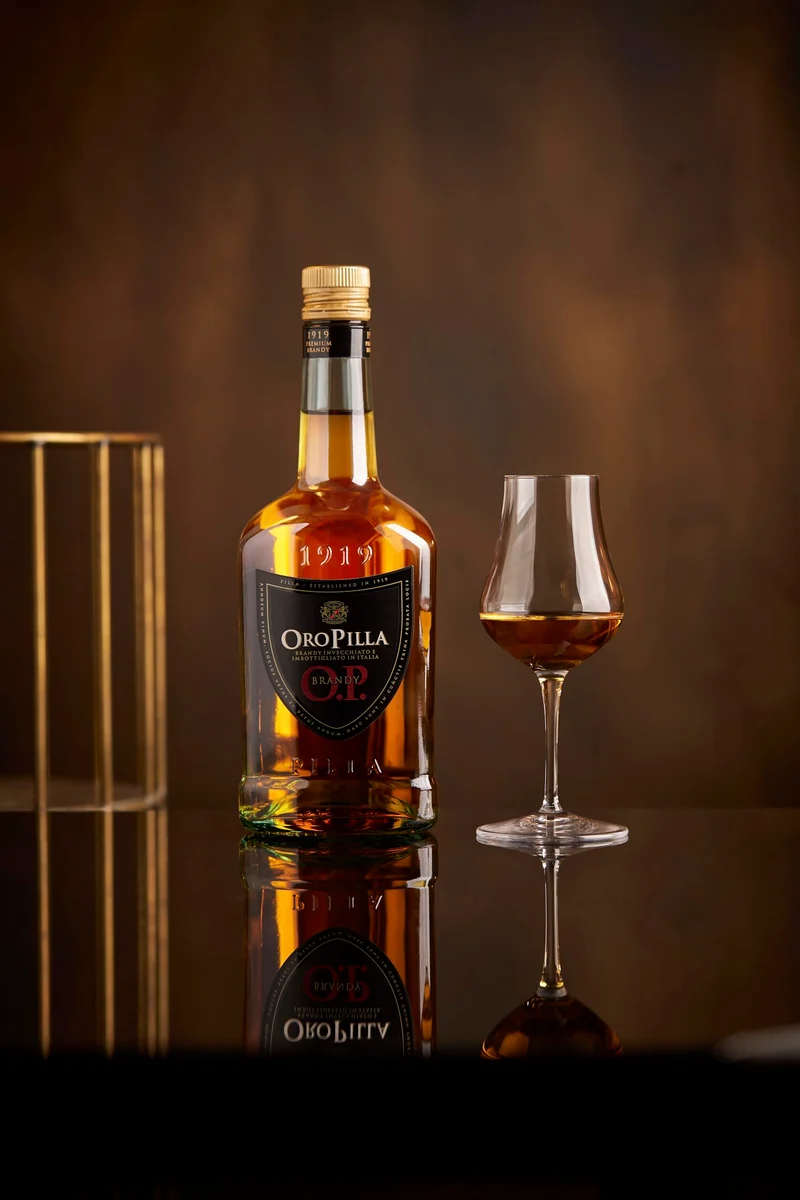 Oro Pilla 70cl- Brandy di carattere, invecchiato e imbottigliato in Italia. Gusto deciso. 38% vol.