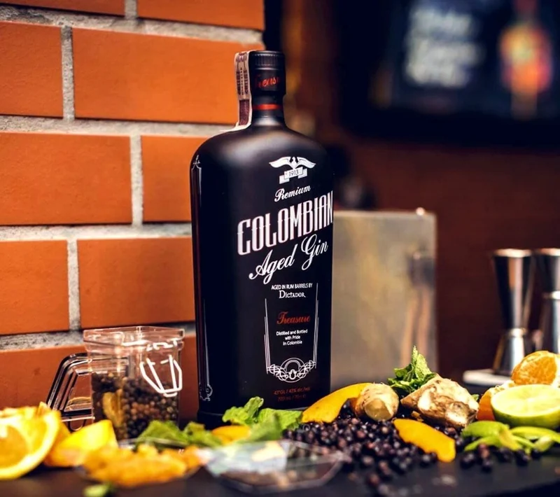 COLOMBIAN TREASURE AGED GIN (BLACK), 700 ml
