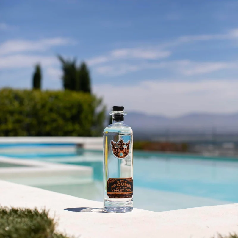 McQueen and the Violet Fog Handcrafted Gin 40% Vol. 0,7l